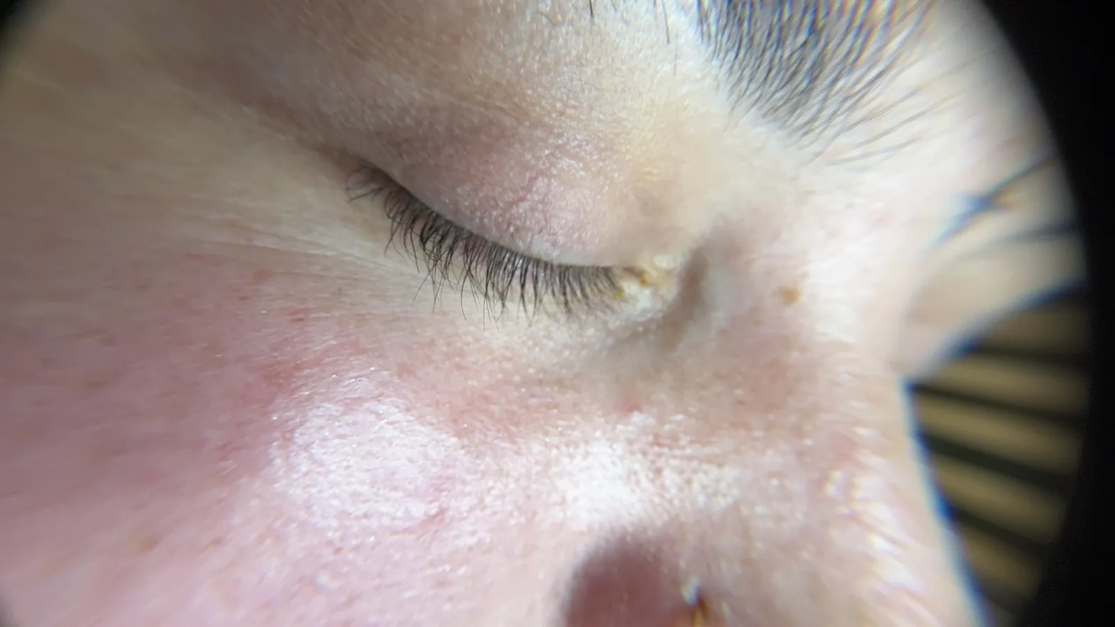Línea de ojos 06 — Mile C Beauty